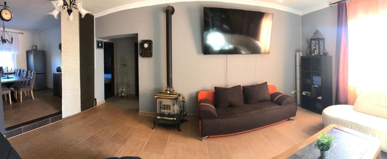 Eden Apartman Algyo Экстерьер фото