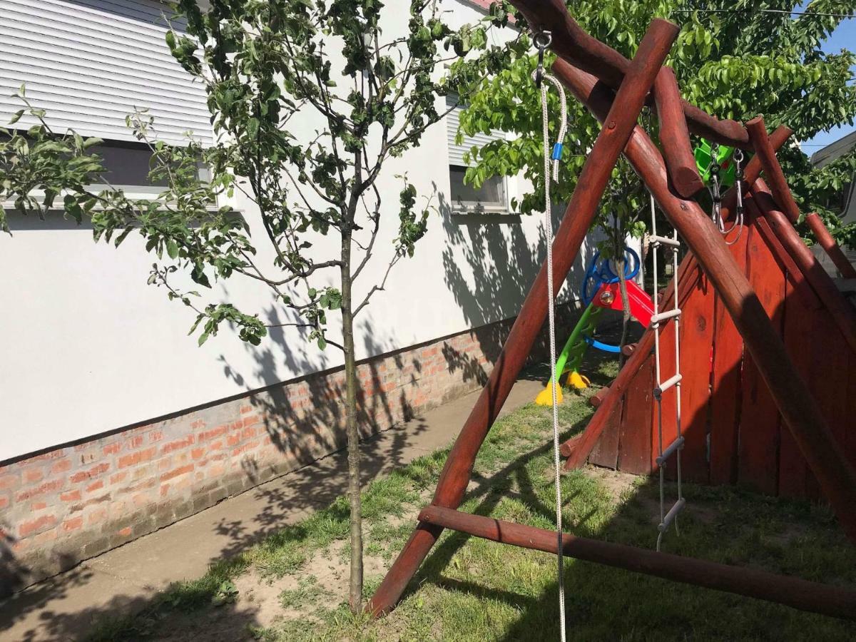 Eden Apartman Algyo Экстерьер фото