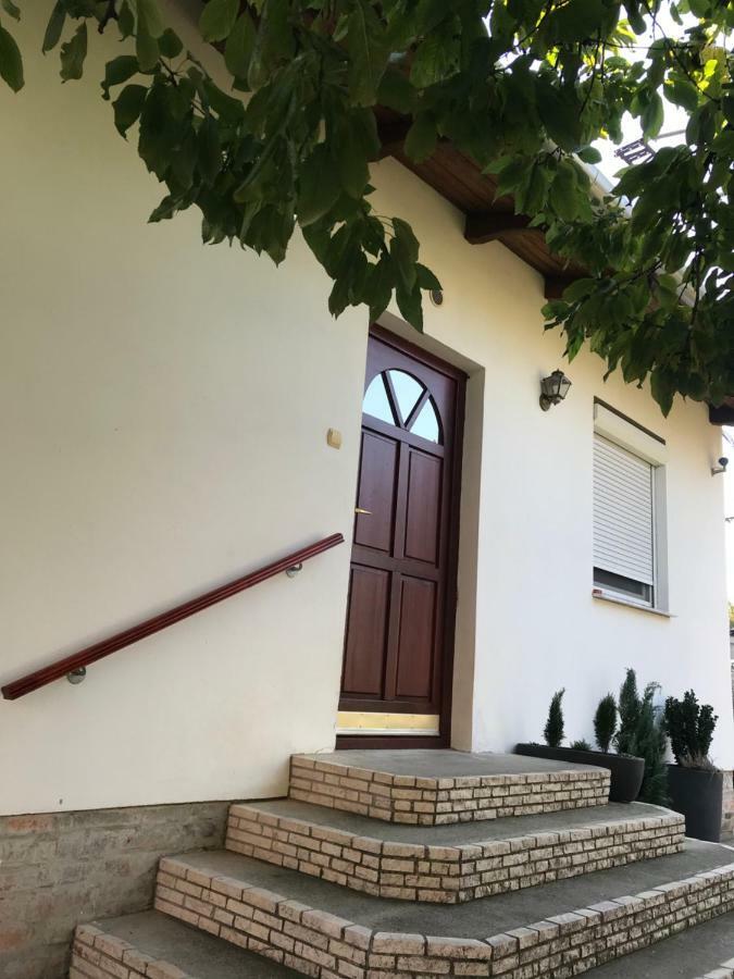 Eden Apartman Algyo Экстерьер фото